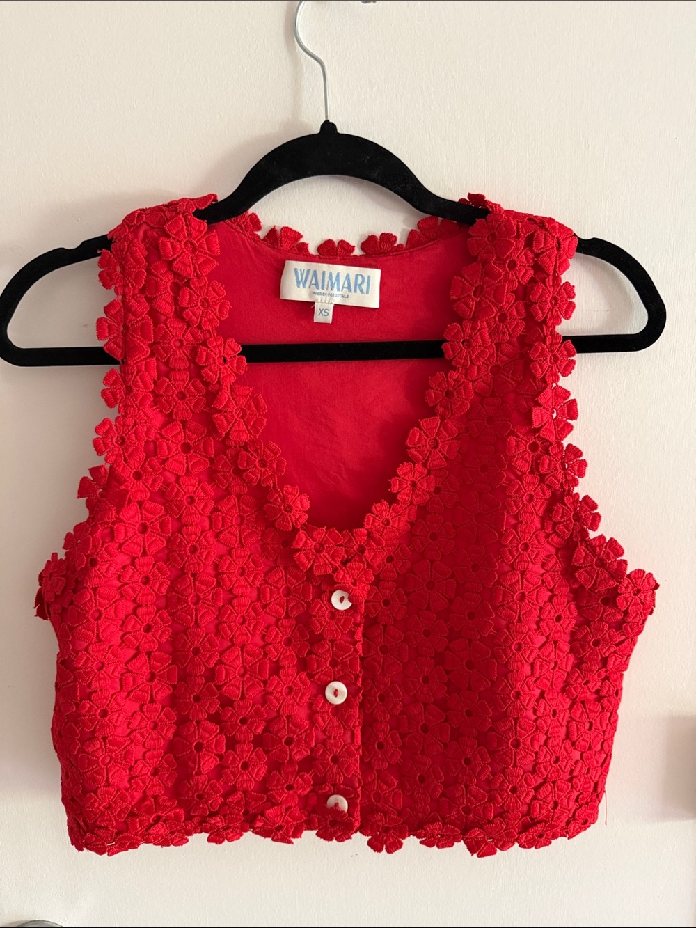 Vaimari Red Floral Crochet Button-Front Crop Top